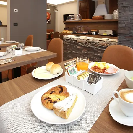 Bed & Breakfast J24 4*