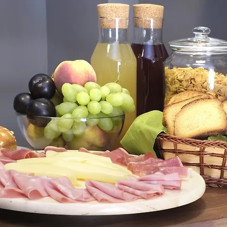 J24 Bed and Breakfast 4*